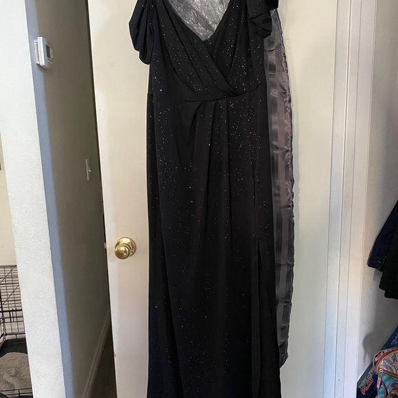 Black glitter plus size 16 formal dress - Picture 6 of 6